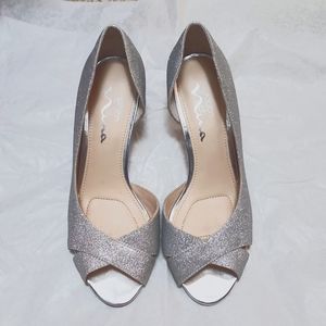 Touch of Nina formal dress heels